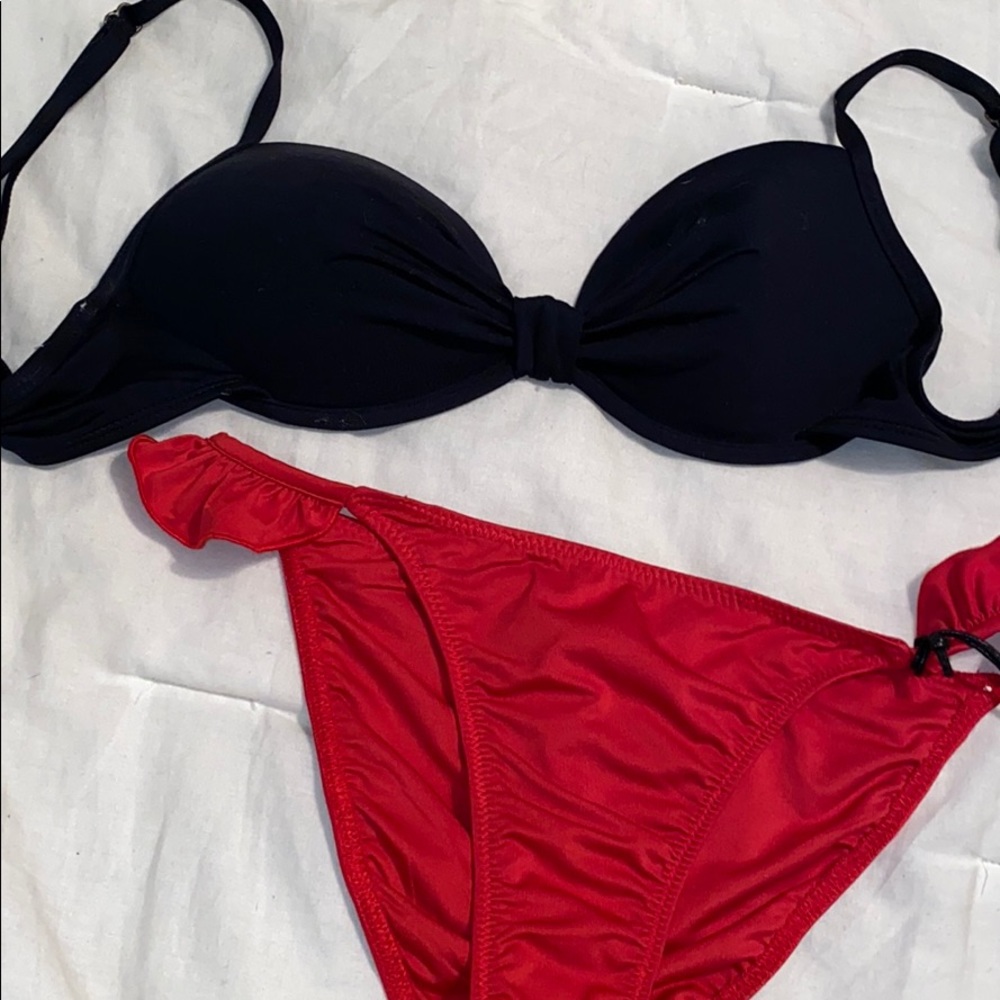🆕 Ruffle side bikini bottom - Picture 2 of 3